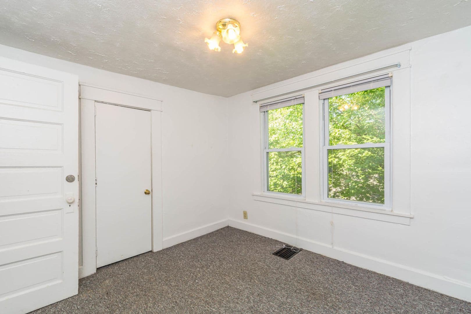 Bloomington Apartment: 804 E 11th