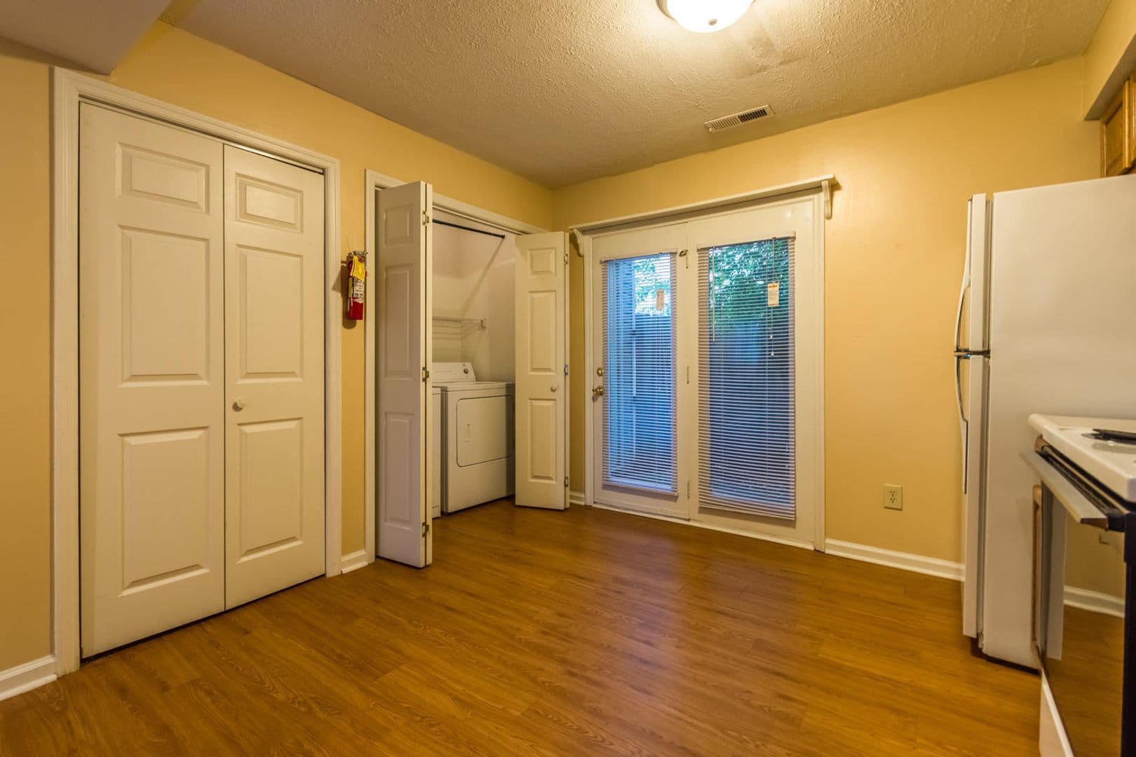 Bloomington Townhome: 702 E Sherwood Hills Dr
