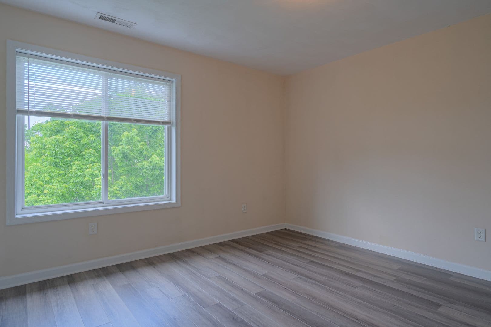 Blacksburg Apartment: 200 Fairfax Road