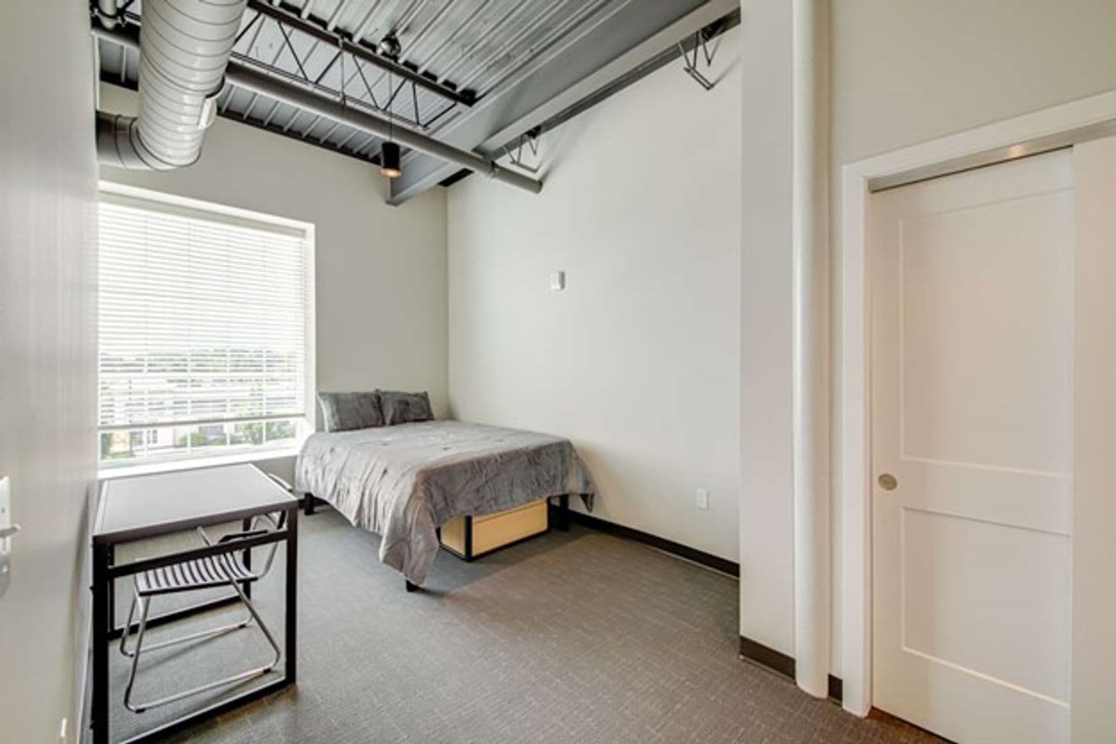 Bloomington Apartment: 2611 East 3rd Street