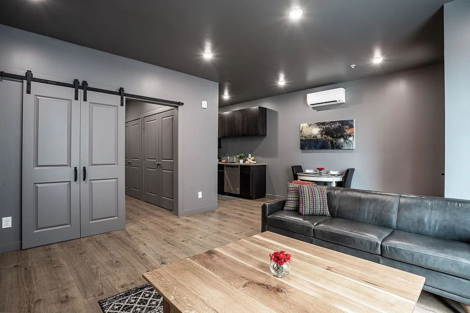 Bloomington Apartment: 217 W 6th St.