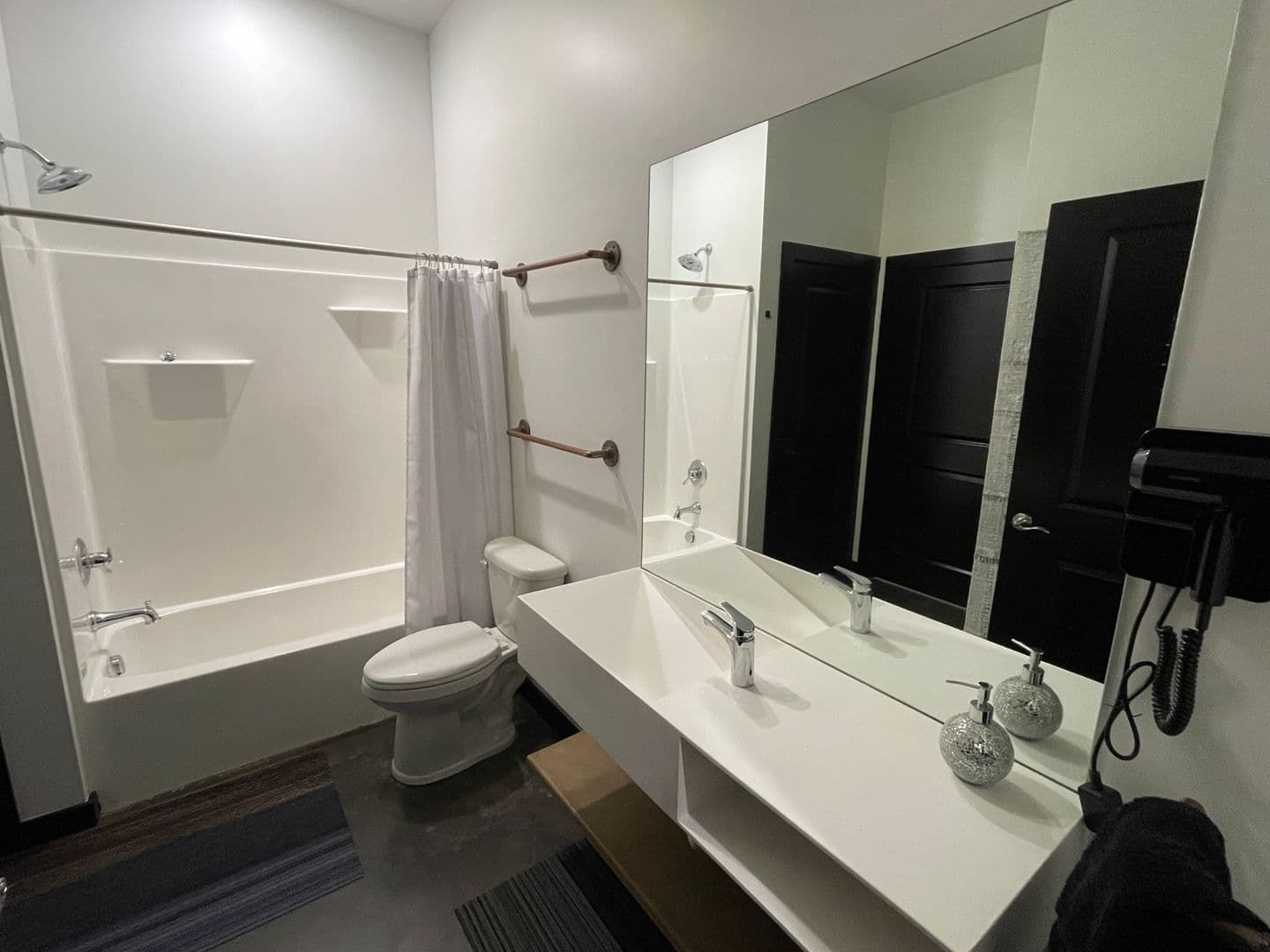 Bloomington Apartment: 217 W 6th St.