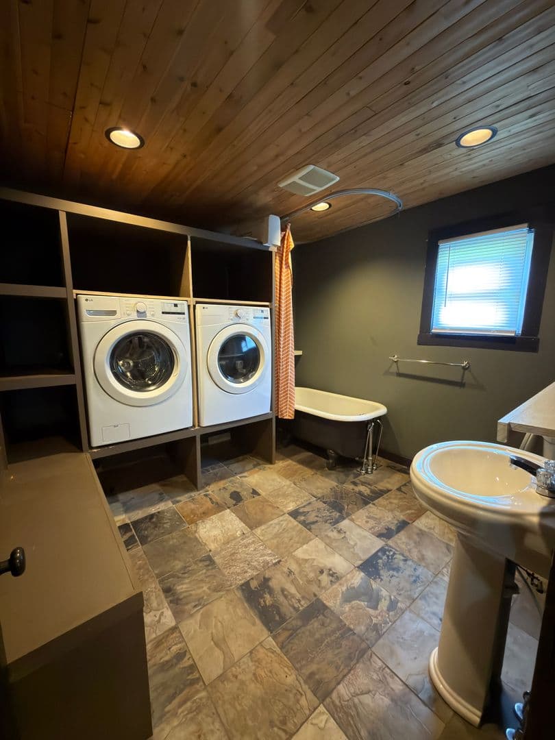 Bloomington Apartment: 420 W 13th Street
