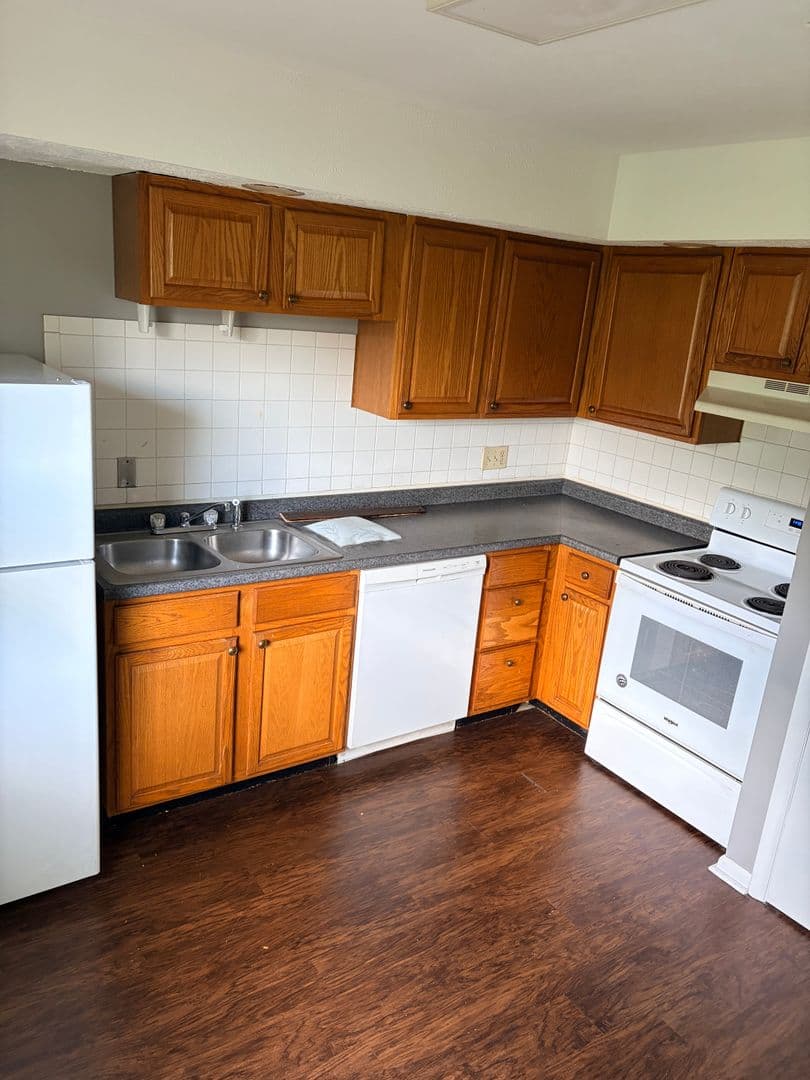 Bloomington Apartment: 1636 E Moffett Lane