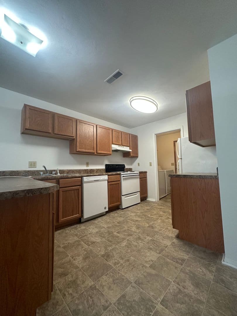 Blacksburg Apartment: 1201, 1203, 1205, 1207 North Main St.