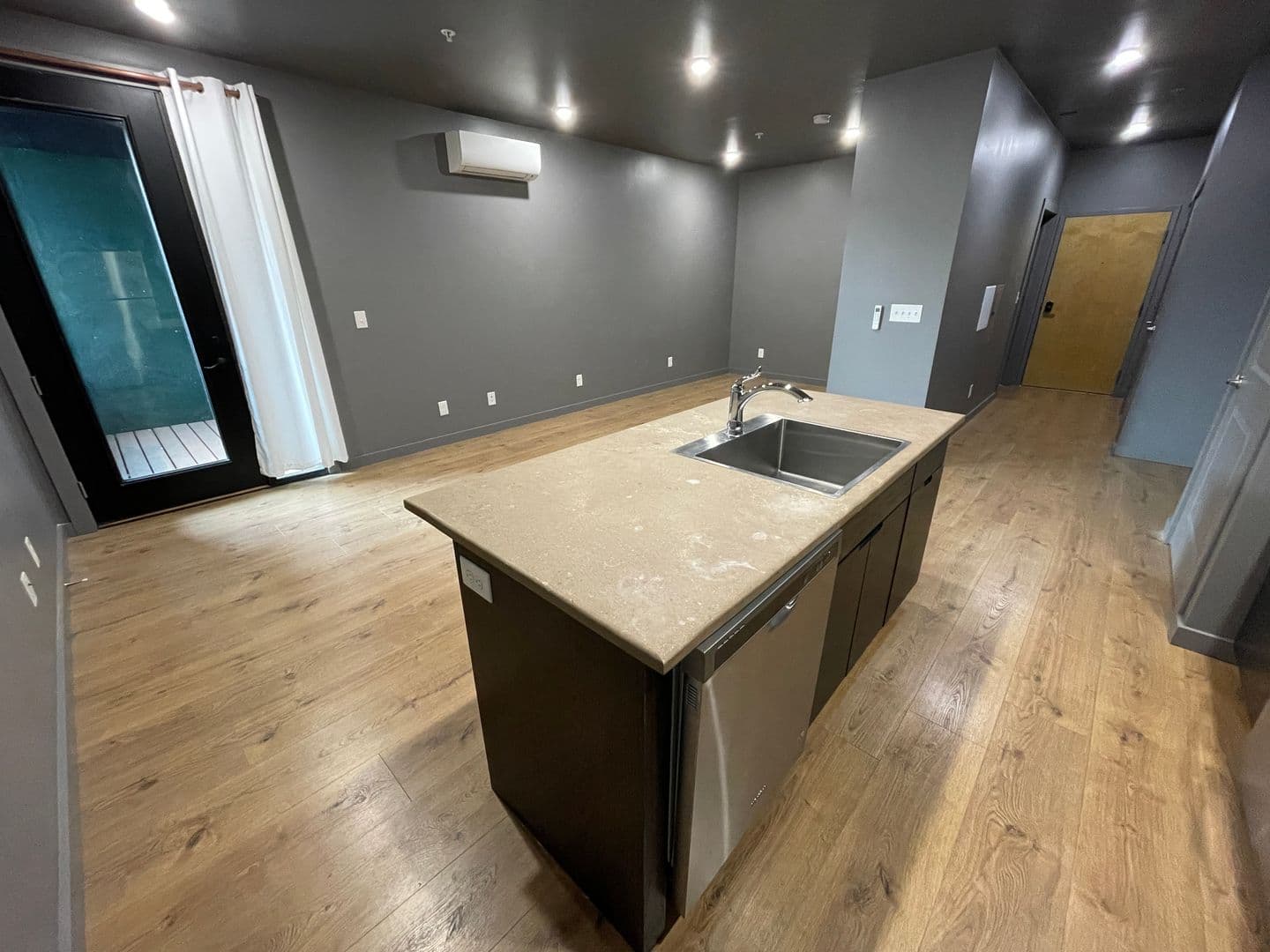 Bloomington Apartment: 217 W 6th St.