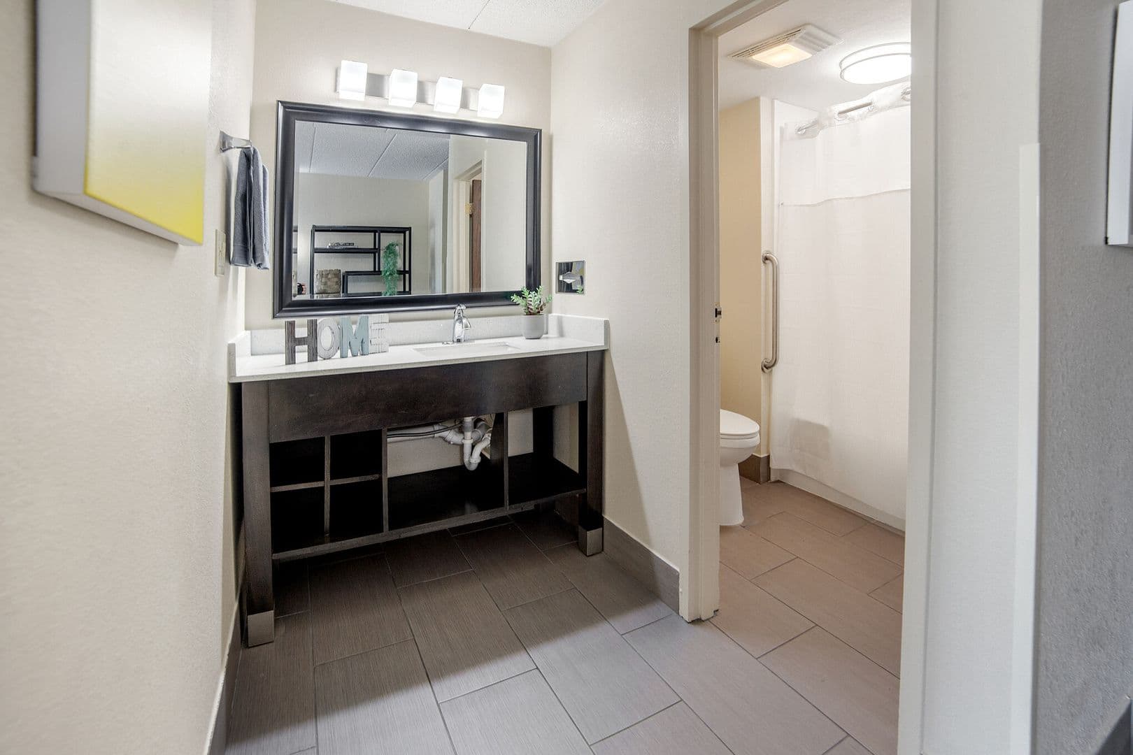 Bloomington Apartment: 1722 N Walnut St.