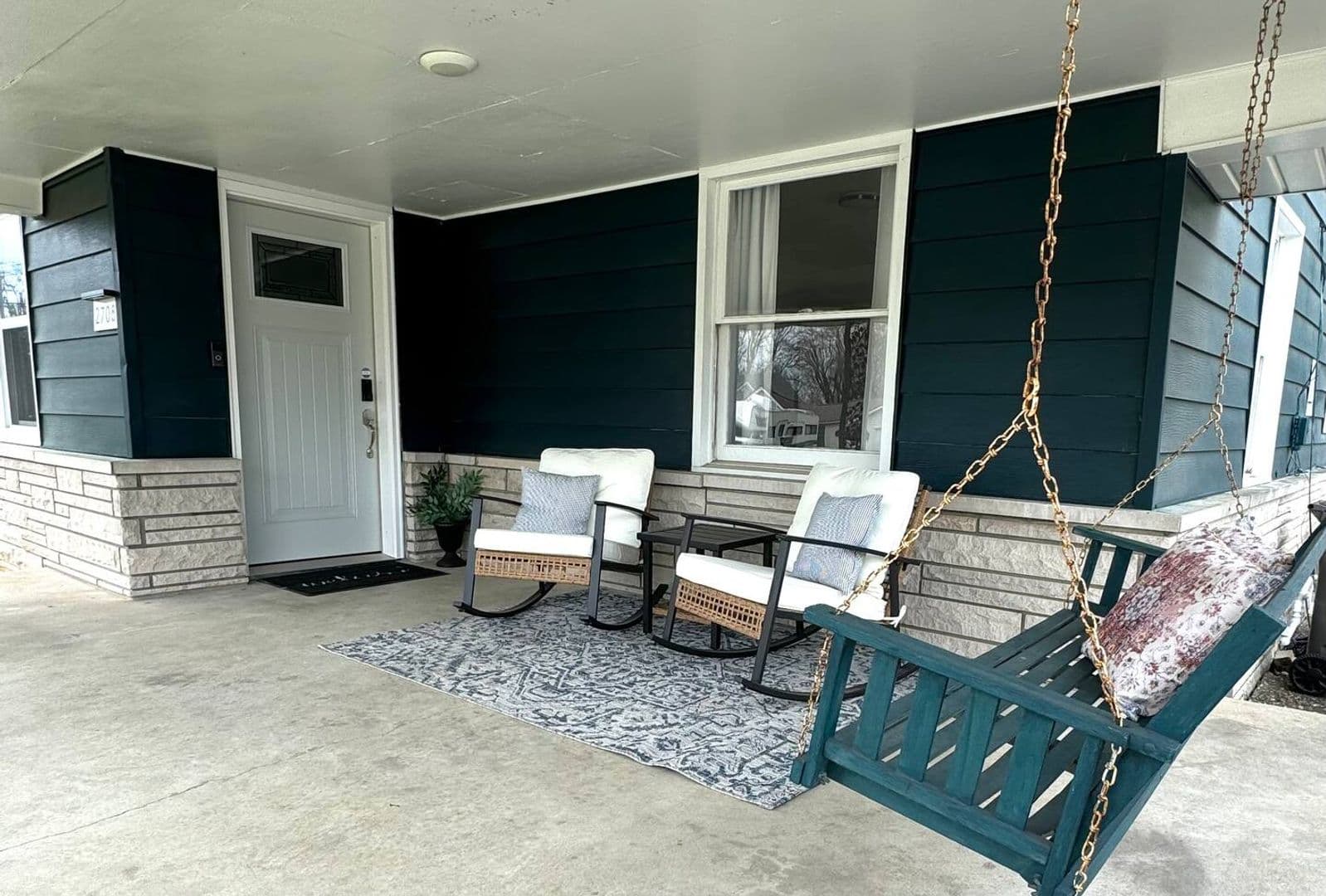 Bloomington House: 2708 S Rogers - 2708