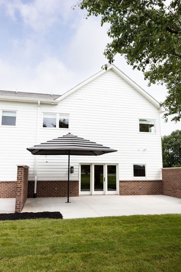 Remington Apartment: 301 W. Short Street