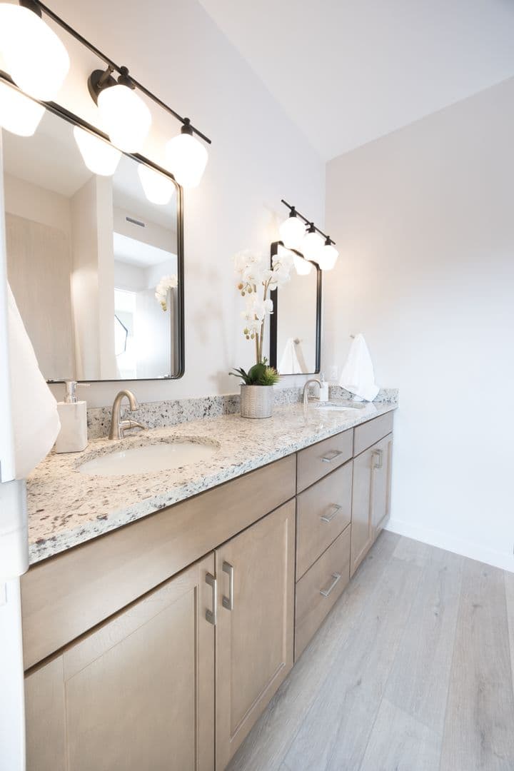 Remington Apartment: 301 W. Short Street