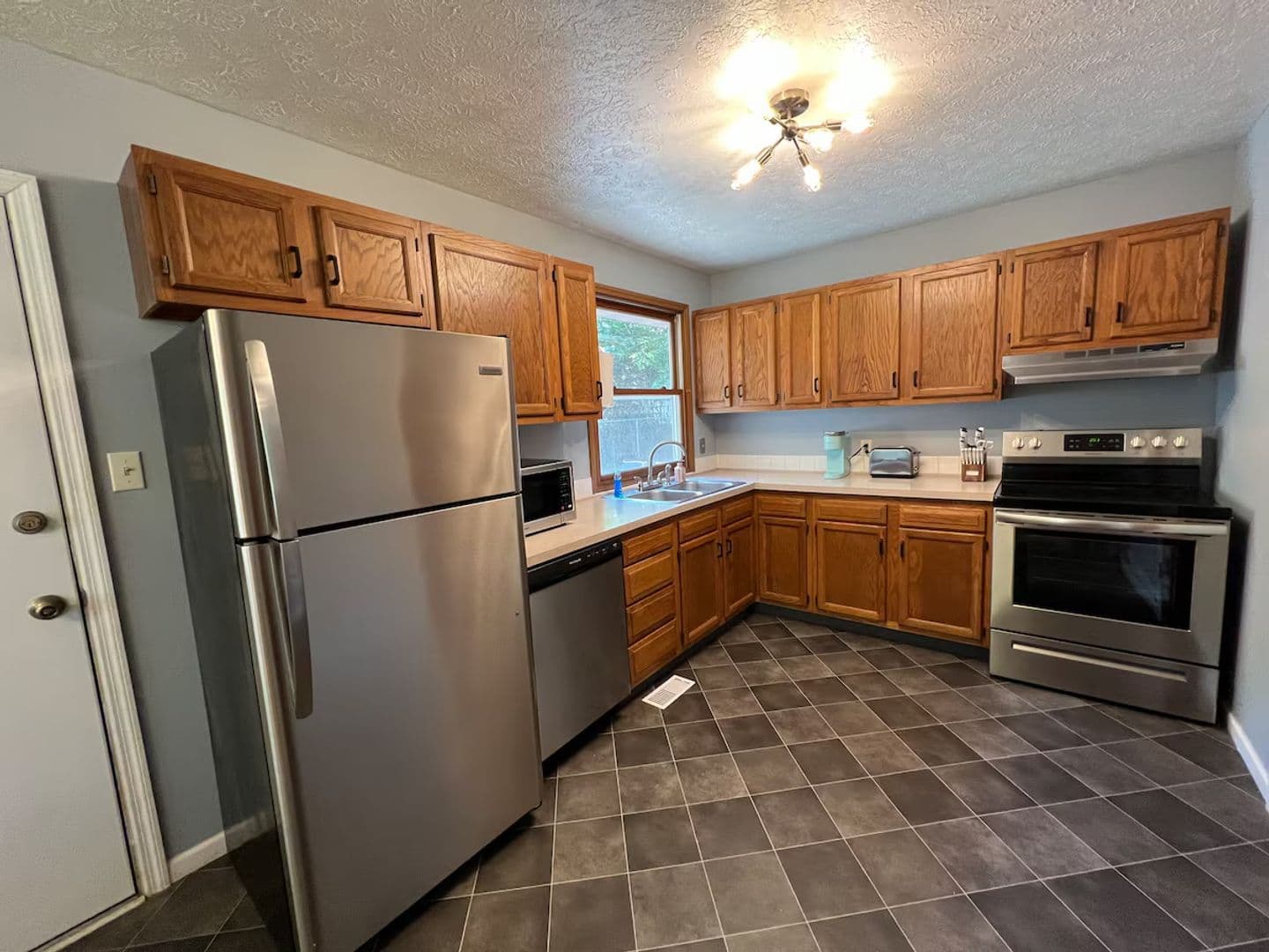Bloomington Apartment: 401 W Clear Creek