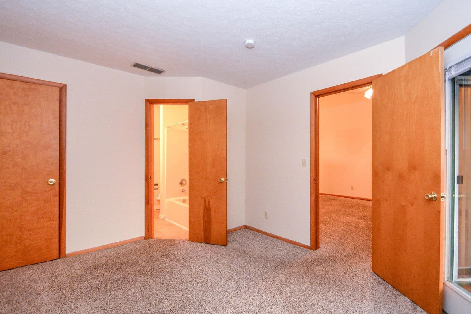 Bloomington Condo: 545 E Smith Avenue
