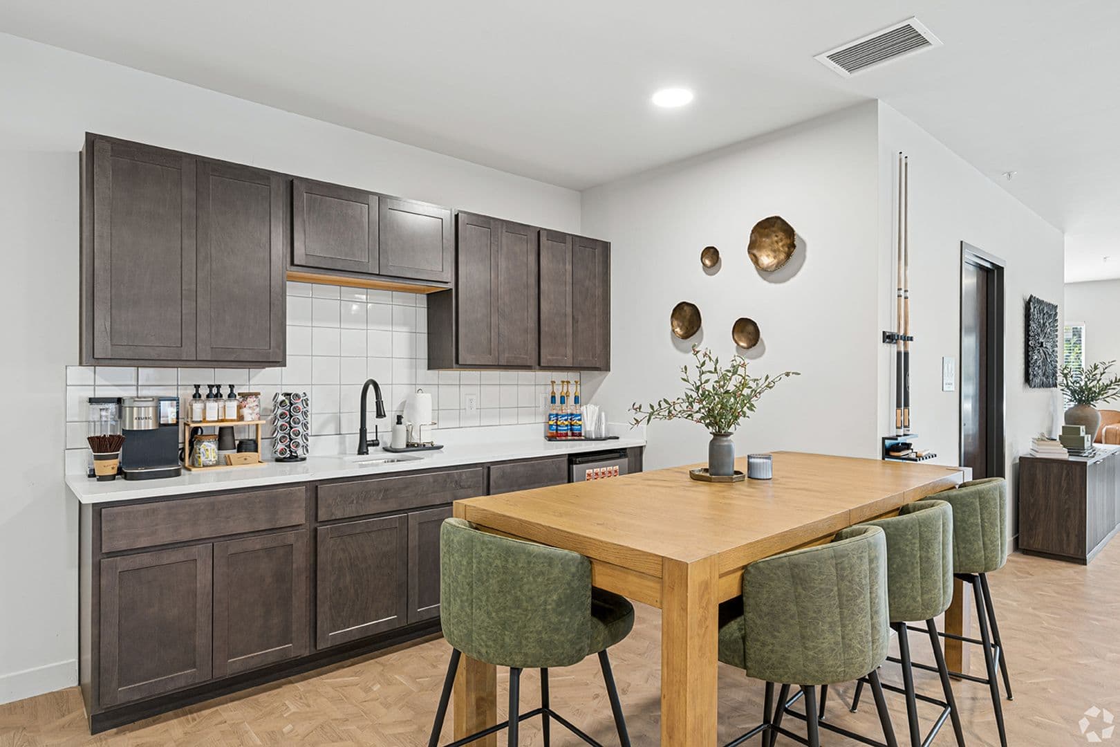 West Lafayette Apartment: 2555-2575 Neil Armstrong Dr