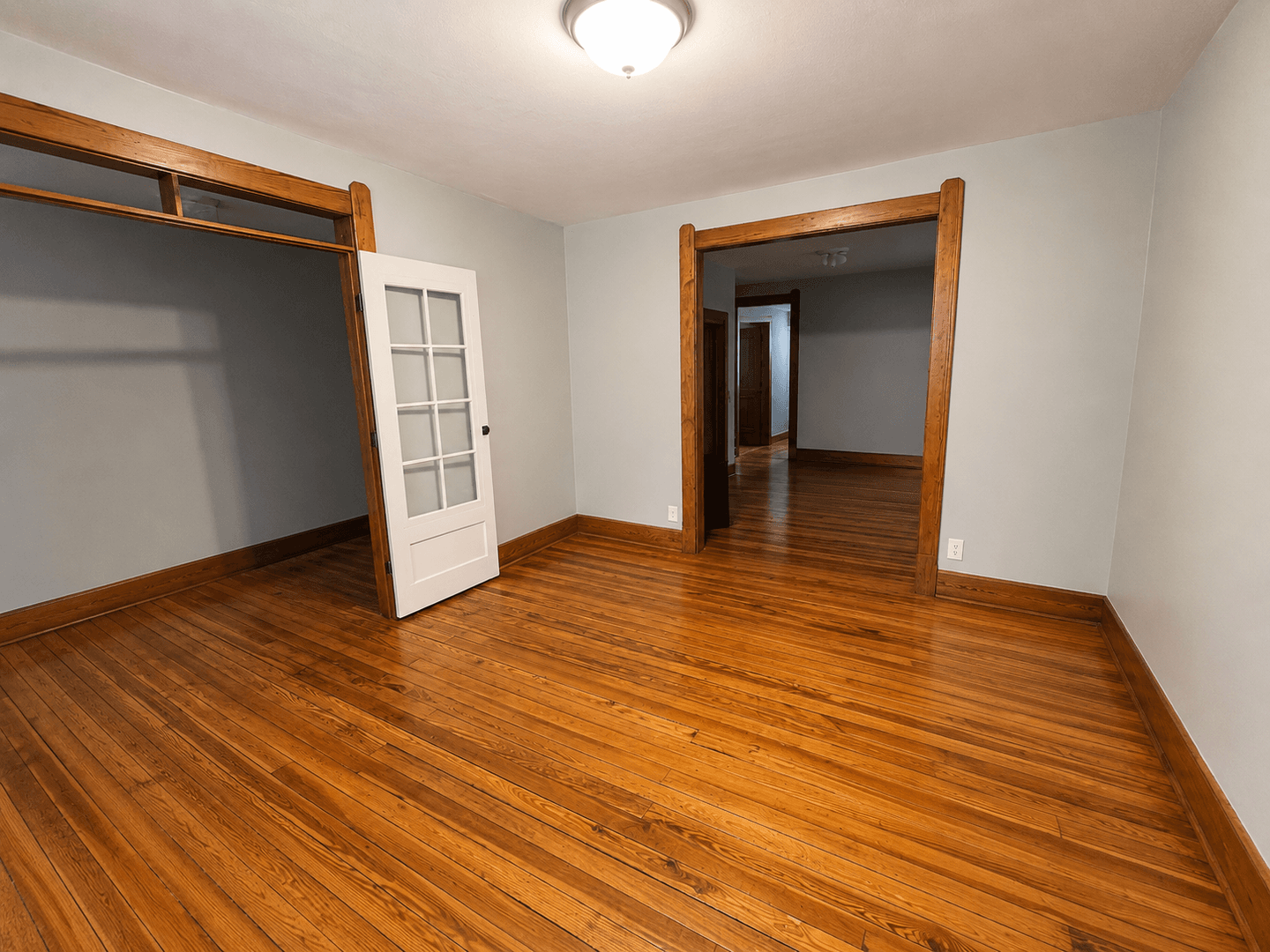 Lafayette Apartment: 320 Alabama Street