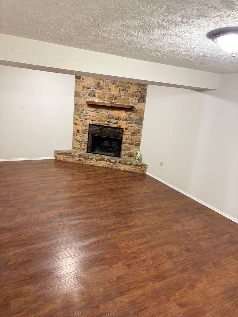 Bloomington House: 3431 Stoneycrest Rd