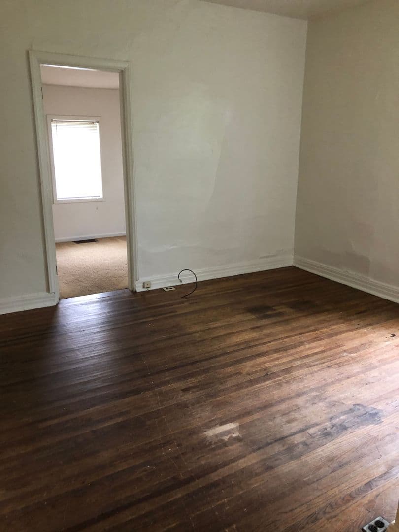 Bloomington House: 300 E 11th Street
