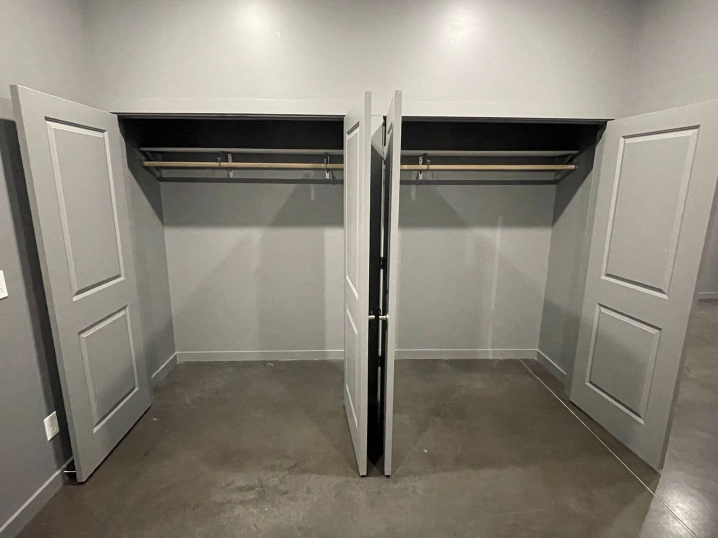 Bloomington Apartment: 217 W 6th St.