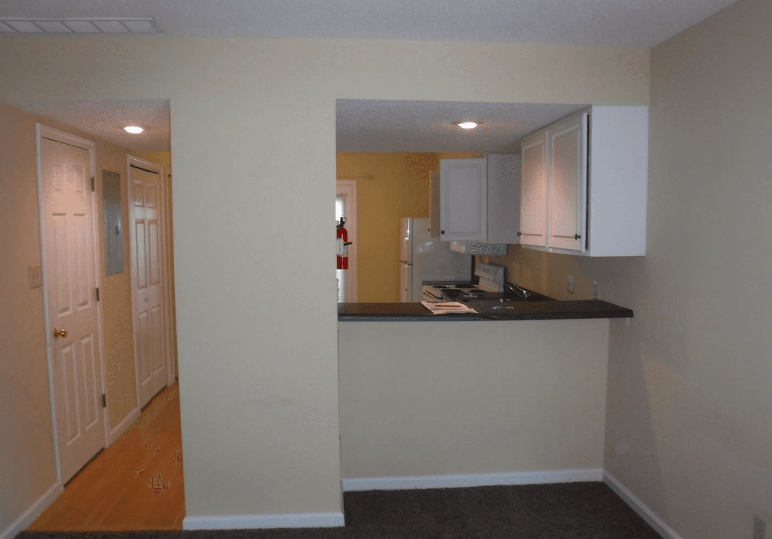 Bloomington Townhome: 817 E Sherwood Hills Dr