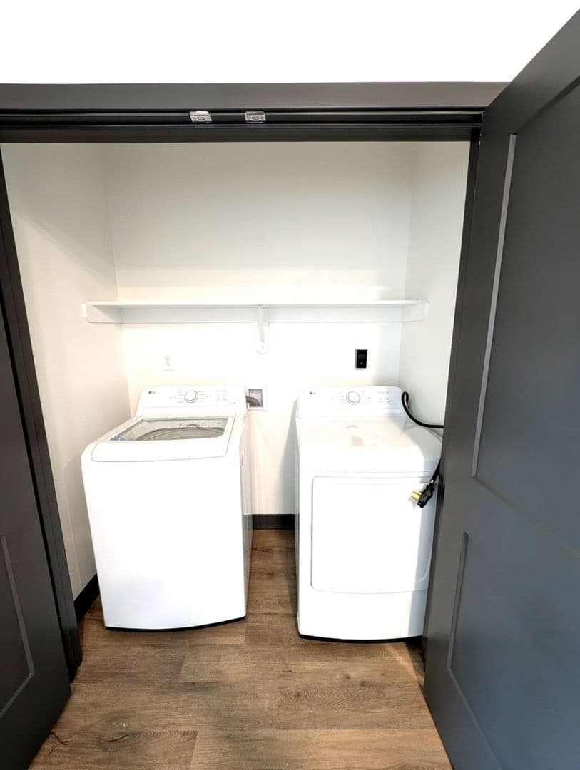 Lafayette Apartment: 3210-3243 Peninsula Pointe Circle W