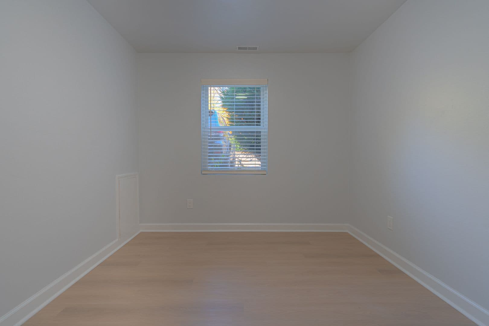 Blacksburg Apartment: 208 Wharton St.