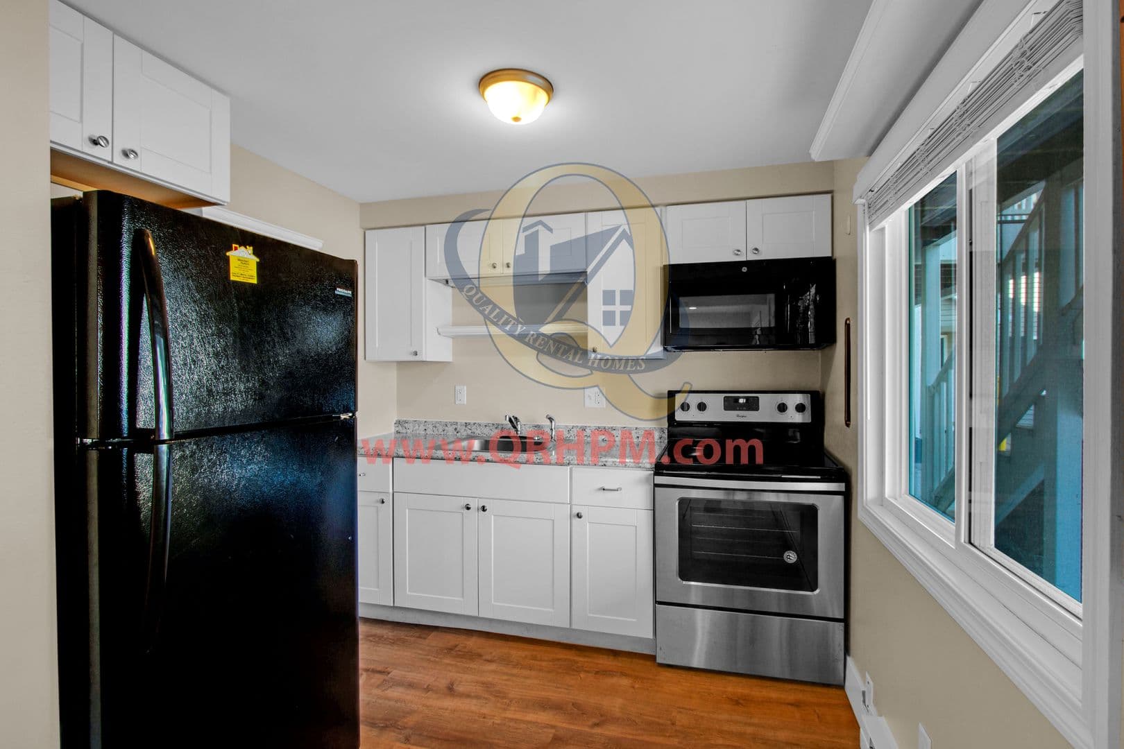 Flushing Apartment: 5247 Harold Dr