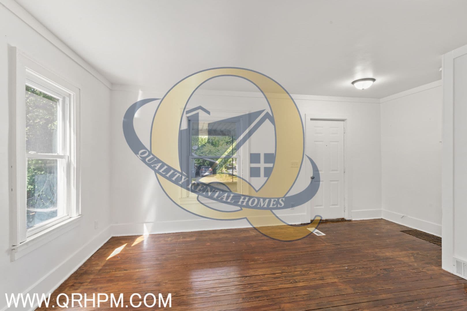 Flint House: 120 E Lakeview Ave