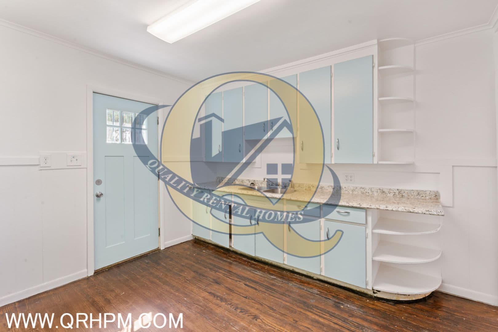 Flint House: 120 E Lakeview Ave