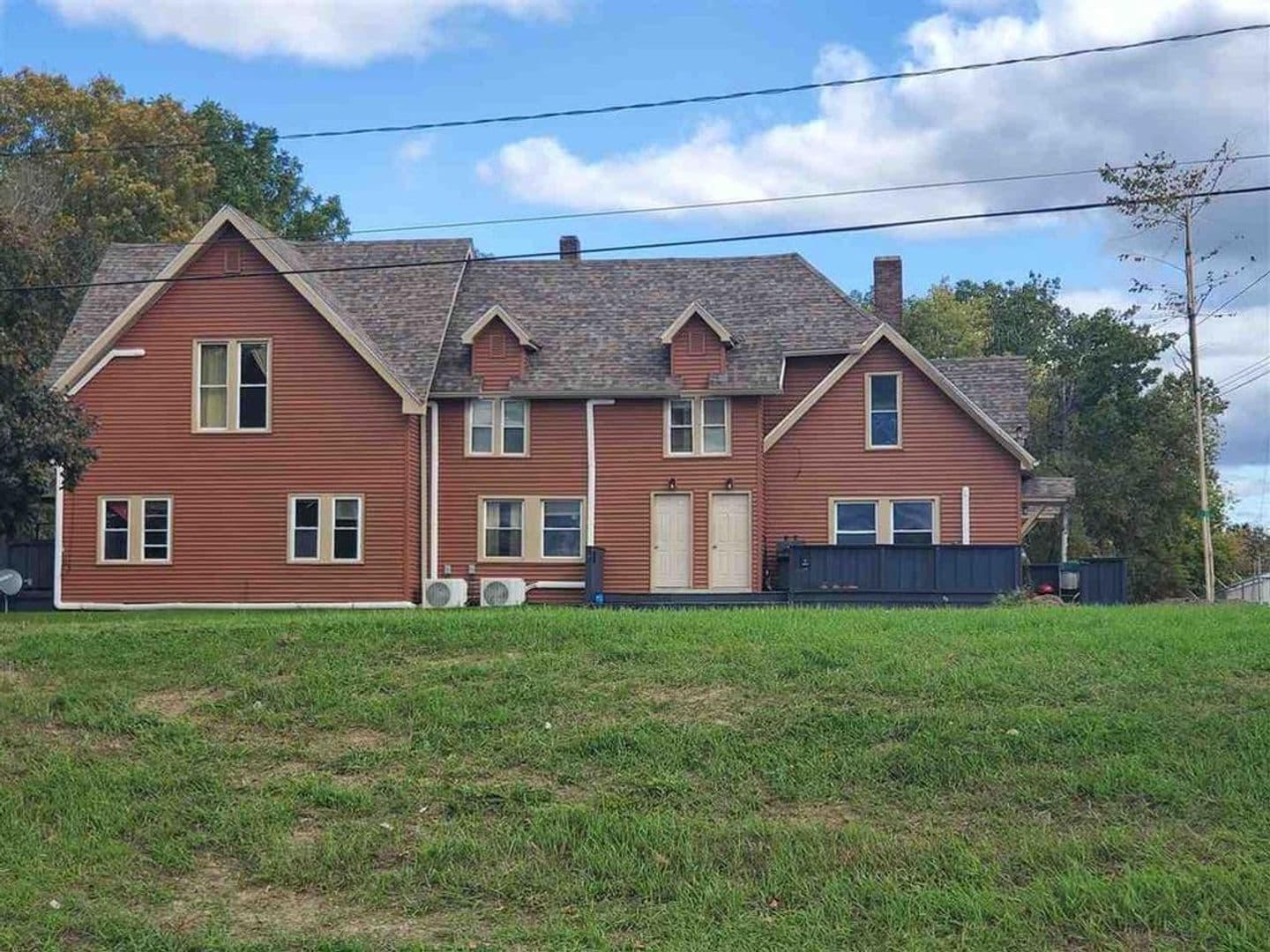 Clio Apartment: S Mill St