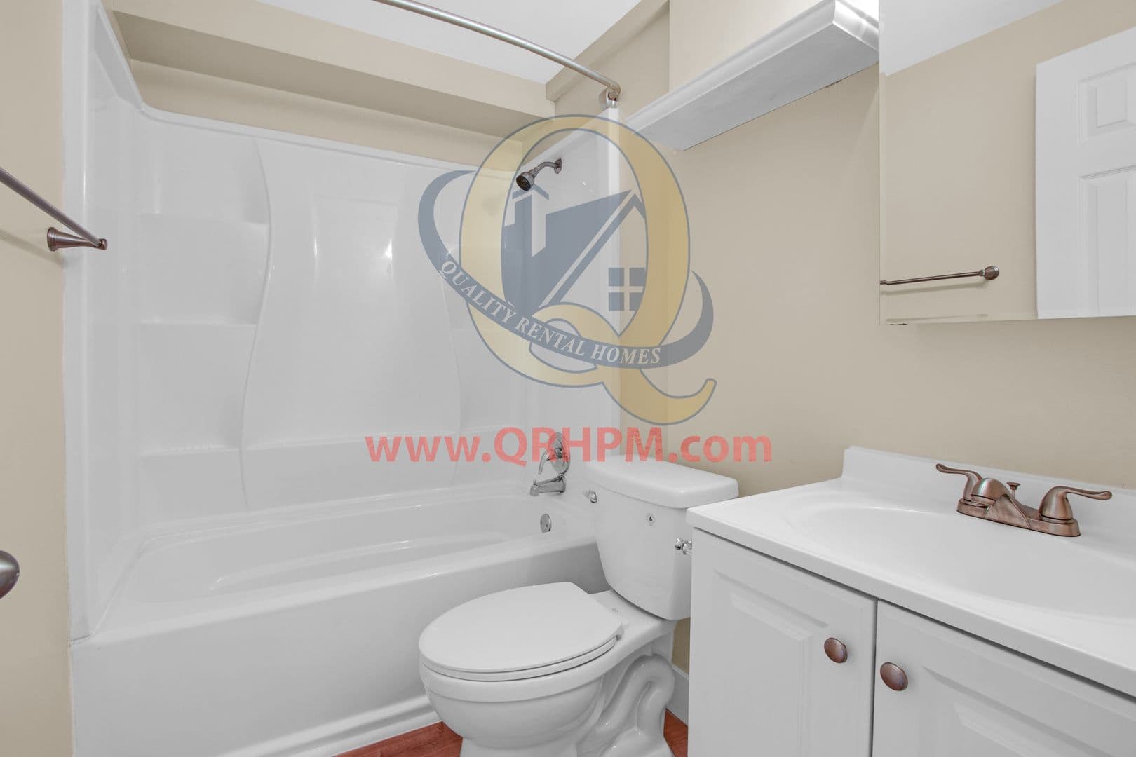 Flushing Apartment: 5247 Harold Dr