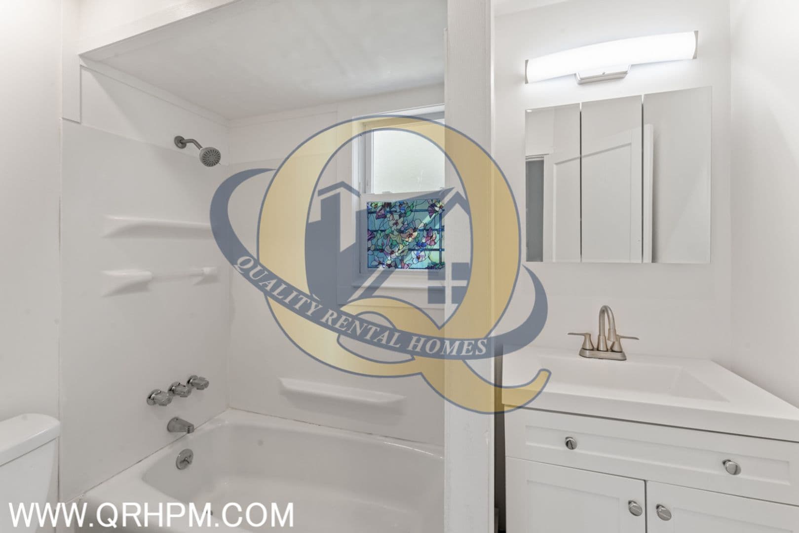 Flint House: 120 E Lakeview Ave