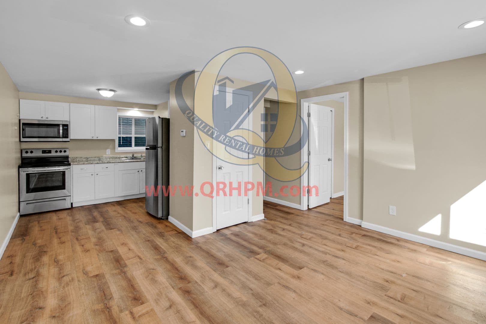 Flushing Apartment: 5247 Harold Dr