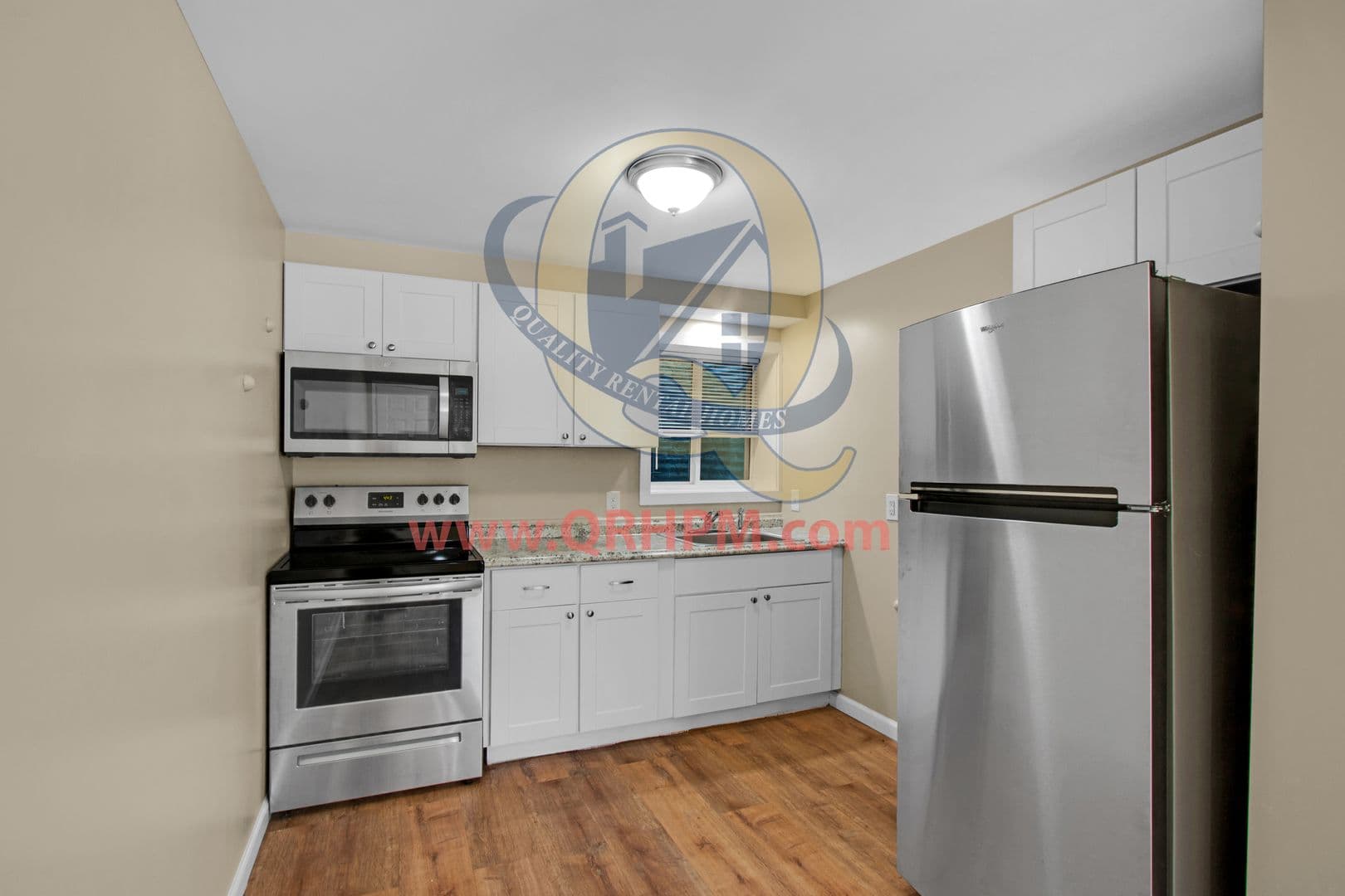 Flushing Apartment: 5247 Harold Dr