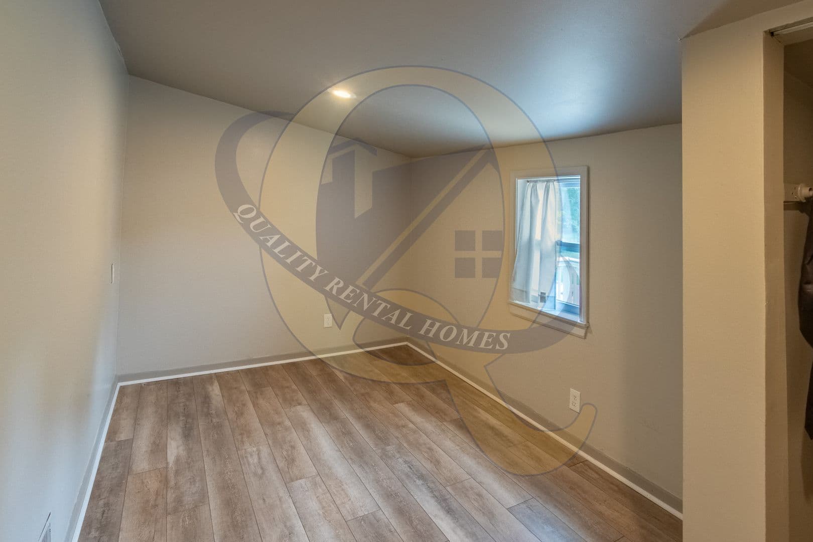 Clio Apartment: S Mill St
