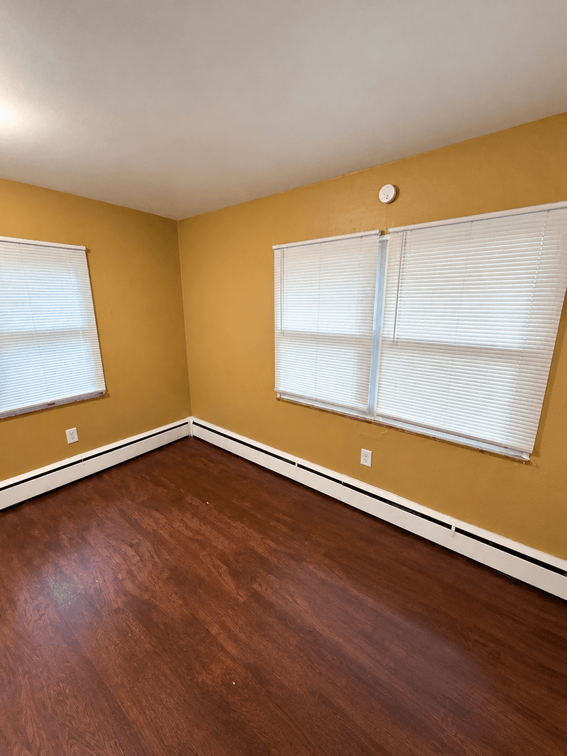 Flint Apartment: 2702 Maryland Ave