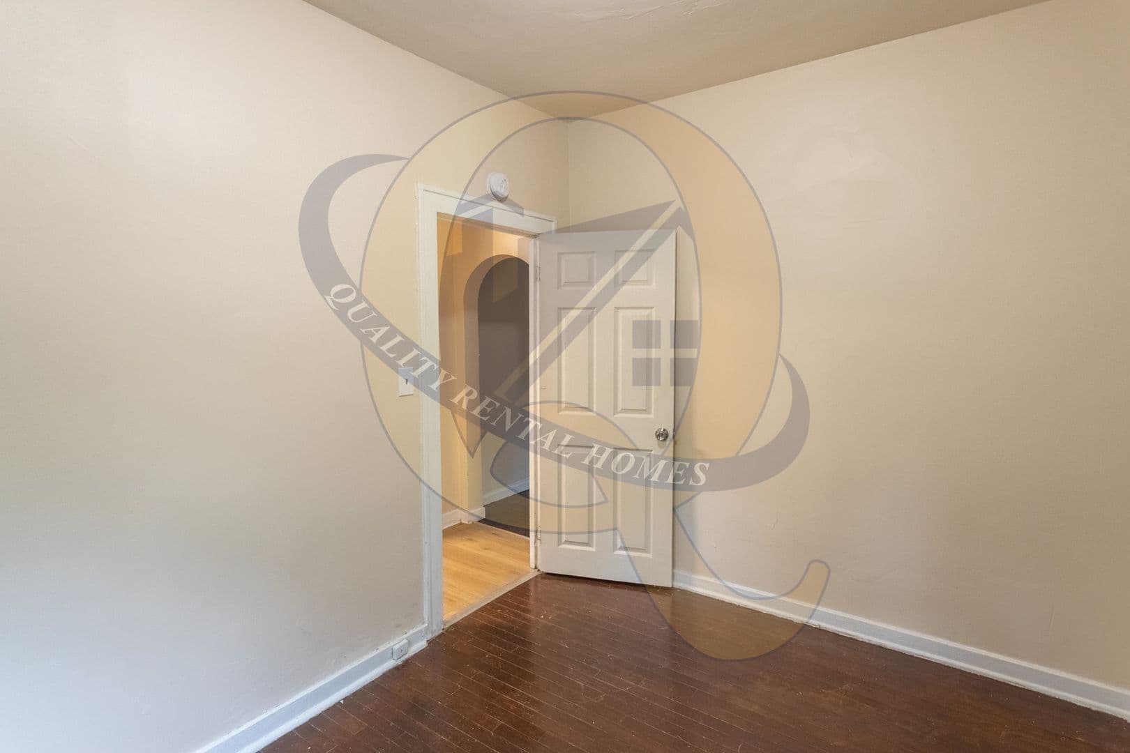Flint House: 635 Simcoe Ave