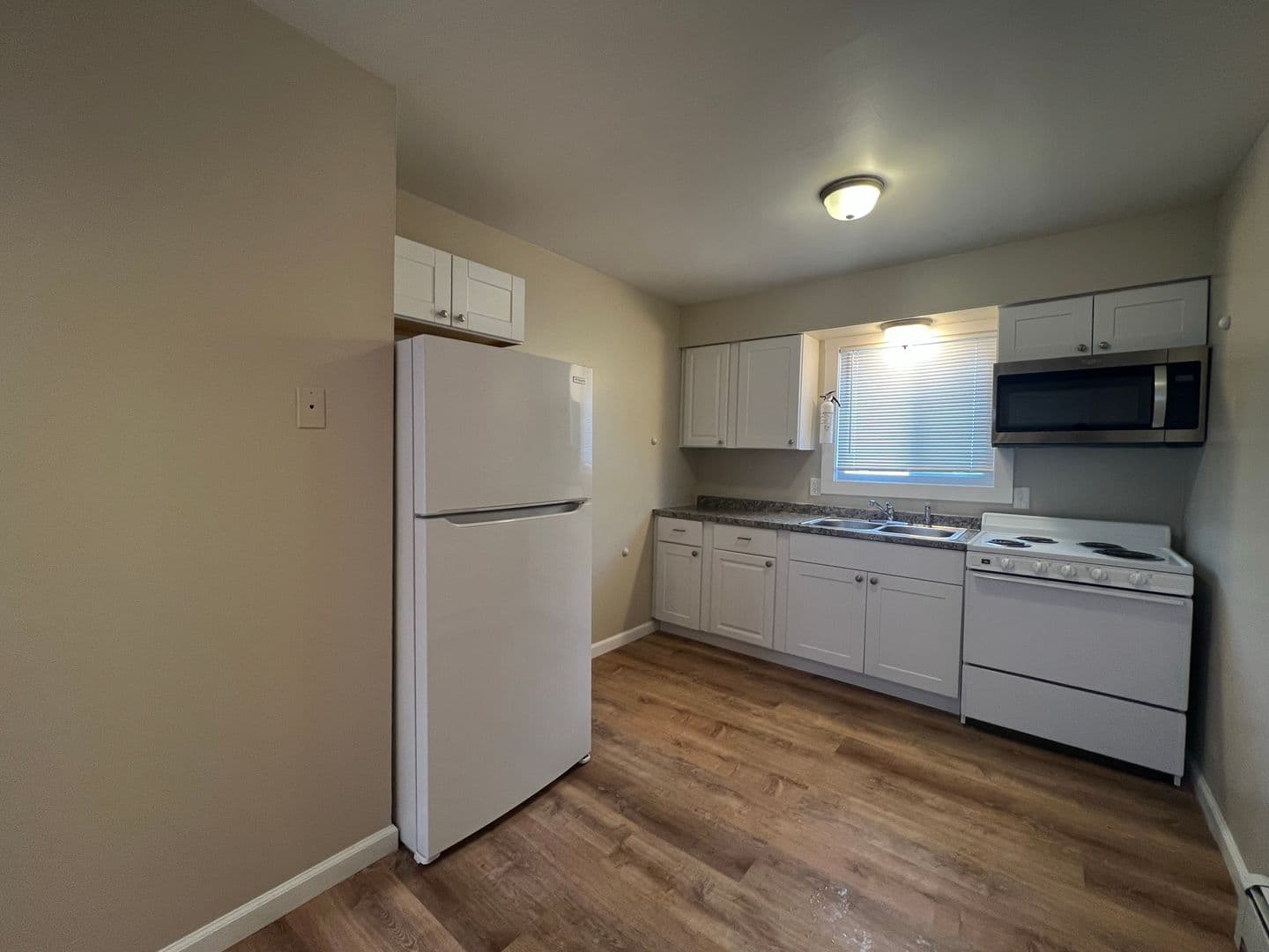 Flushing Apartment: 5247 Harold Dr