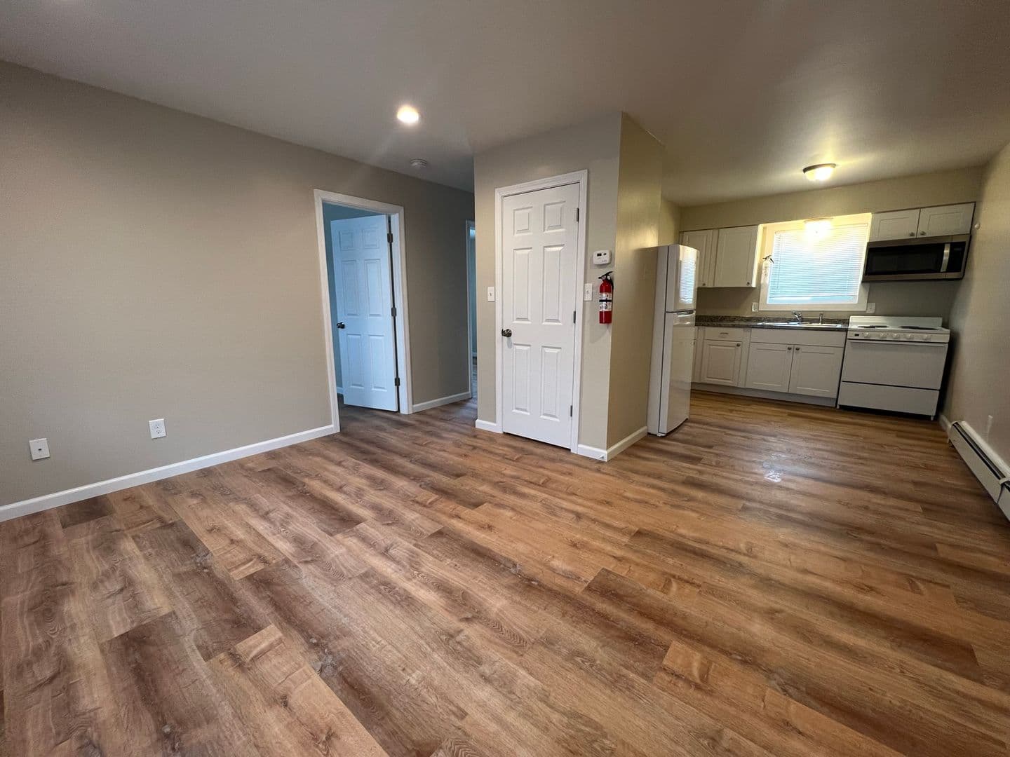 Flushing Apartment: 5247 Harold Dr