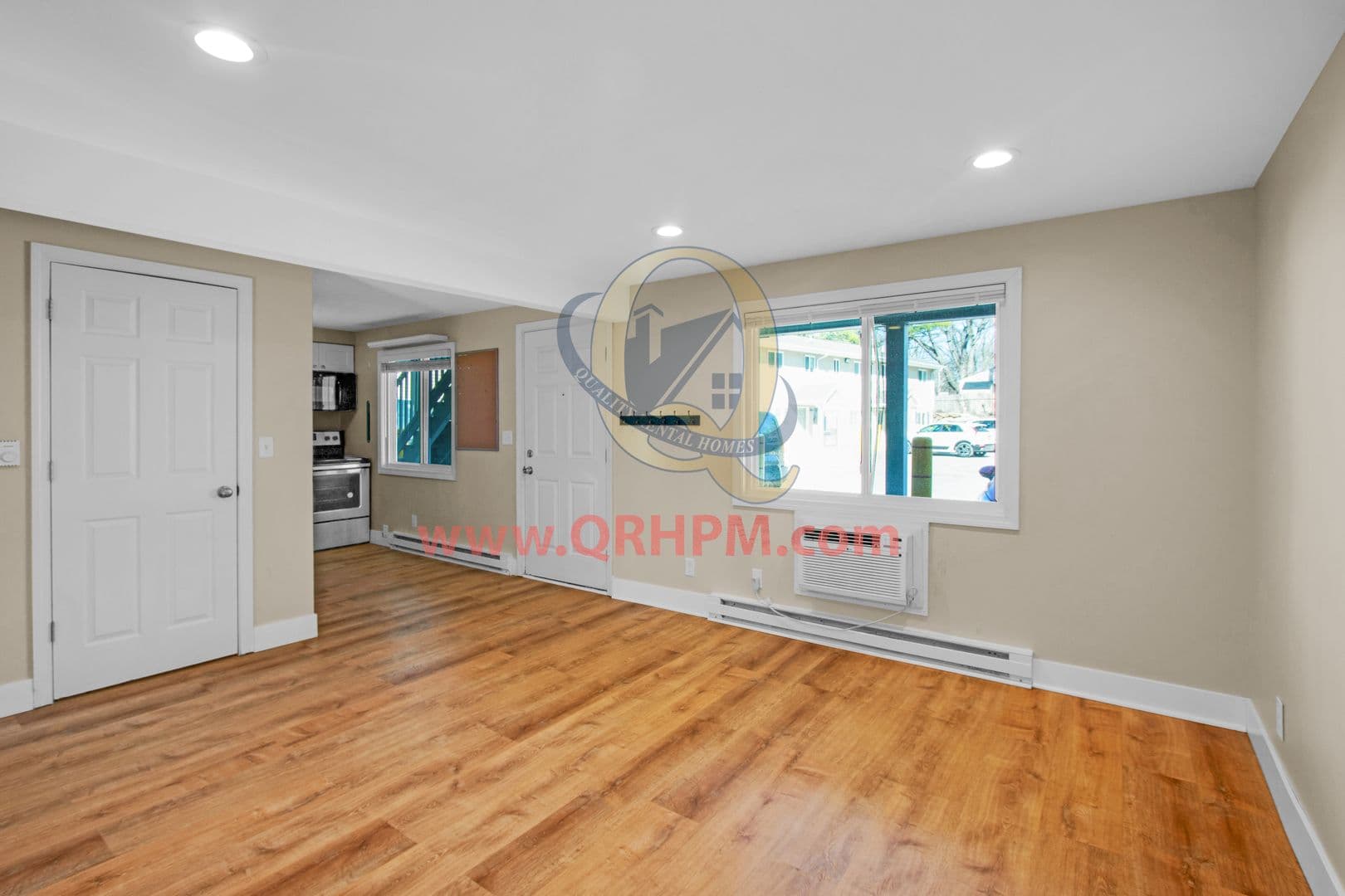 Flushing Apartment: 5247 Harold Dr