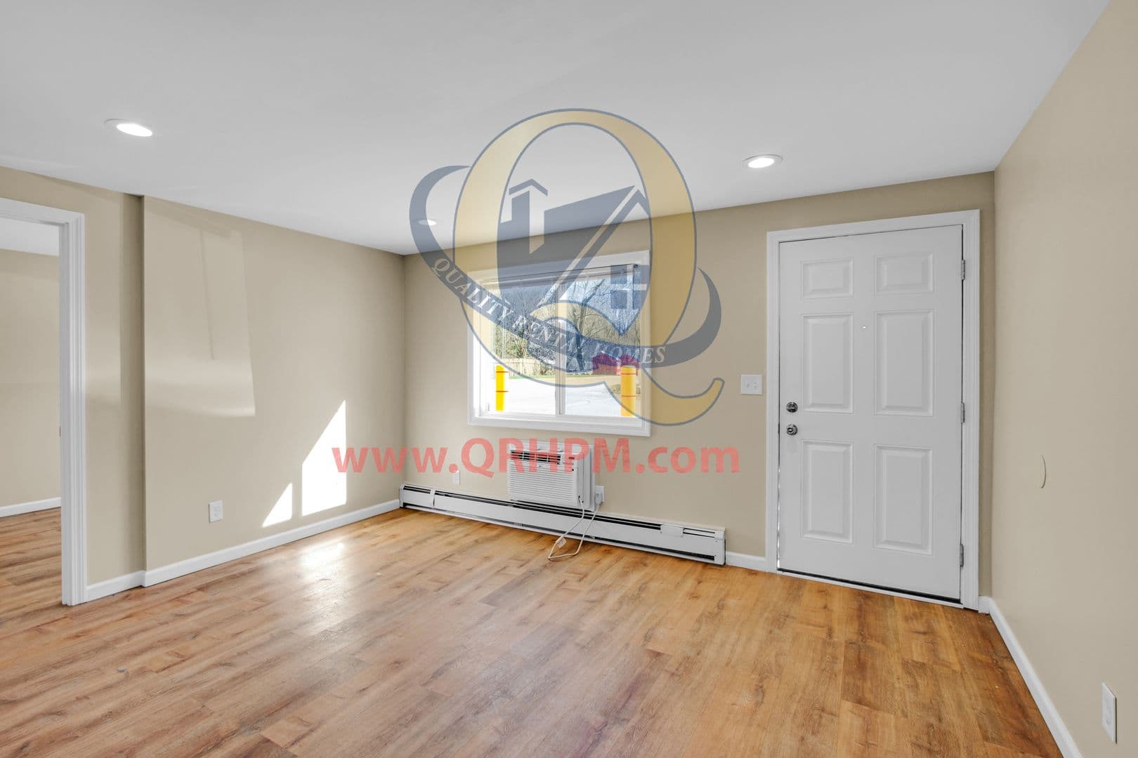 Flushing Apartment: 5247 Harold Dr