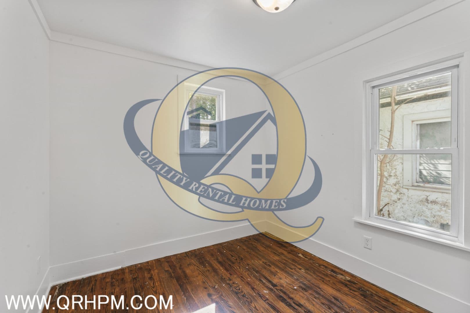 Flint House: 120 E Lakeview Ave