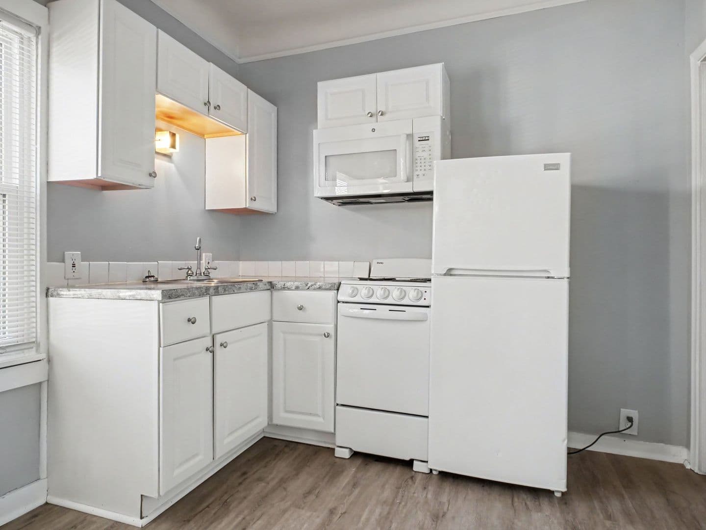 Clio Apartment: S Mill St