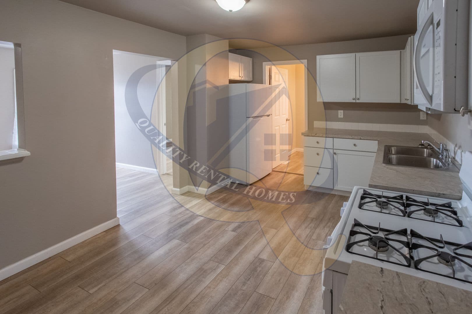 Clio Apartment: S Mill St