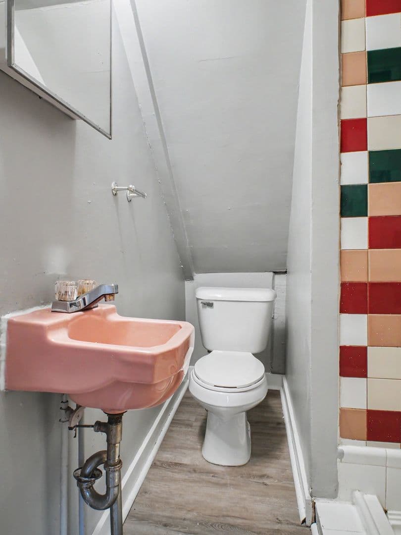 Clio Apartment: S Mill St