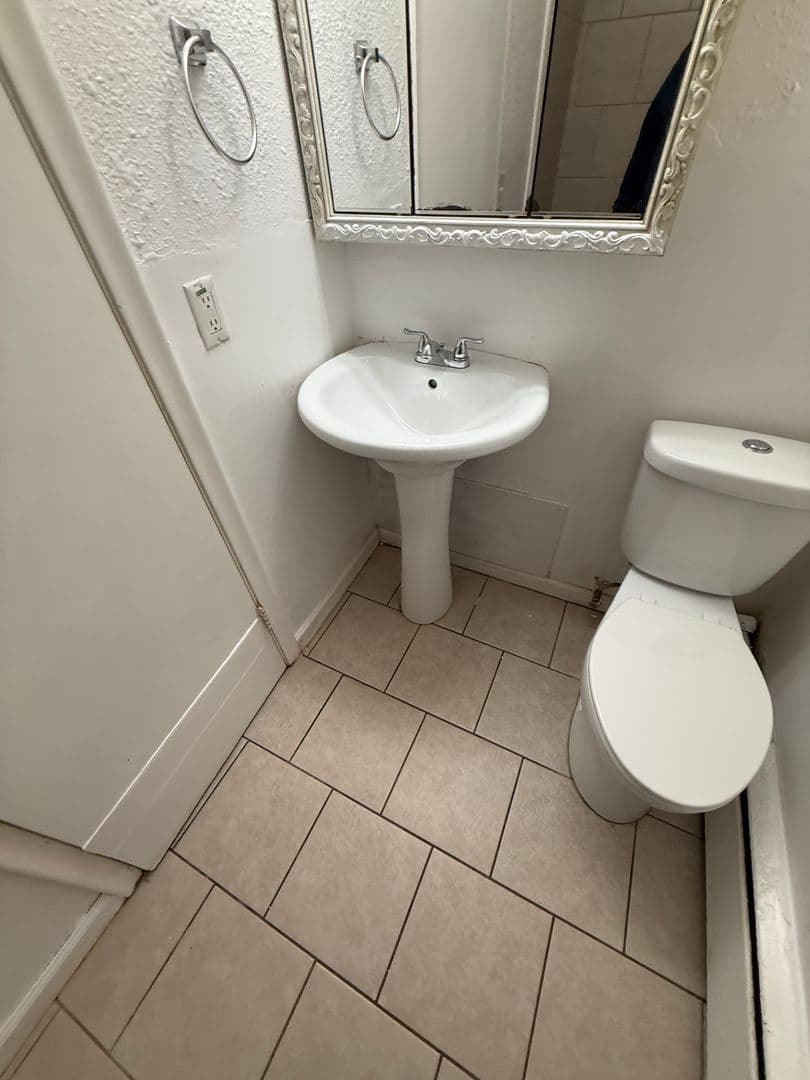 Flint Apartment: 2702 Maryland Ave