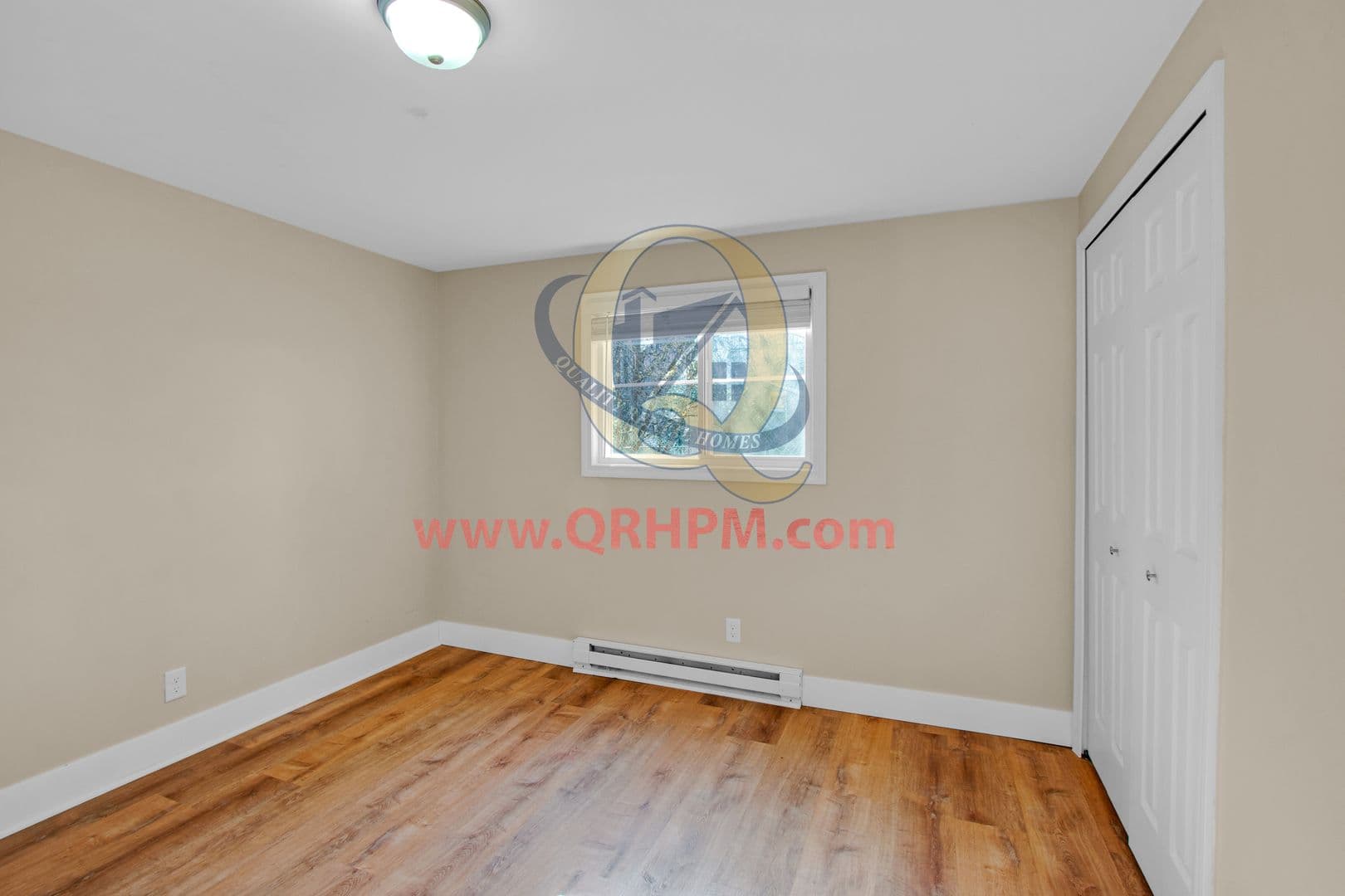 Flushing Apartment: 5247 Harold Dr