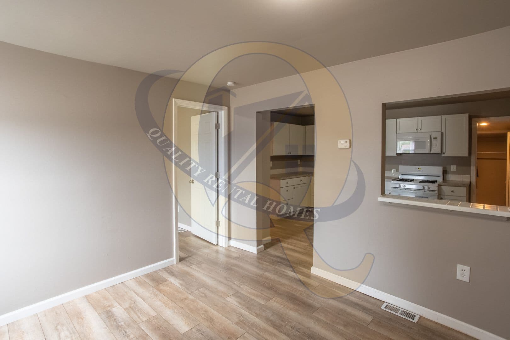 Clio Apartment: S Mill St