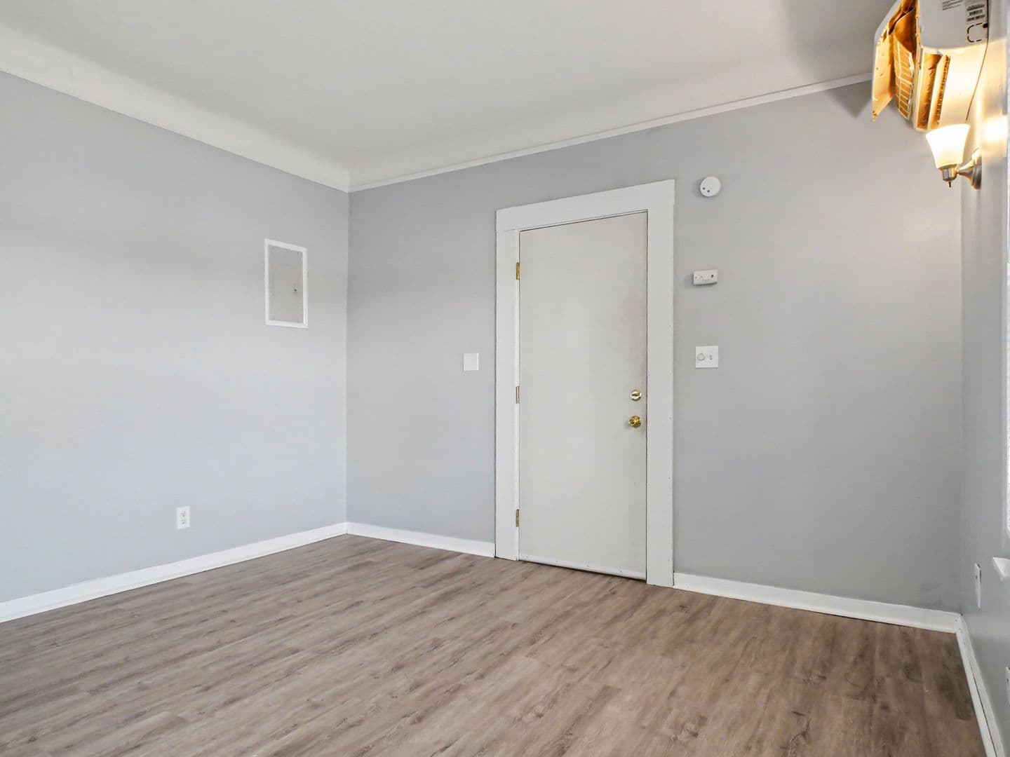 Clio Apartment: S Mill St