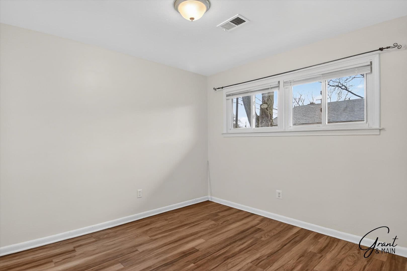 Garden City Apartment: 6409 Middlebelt