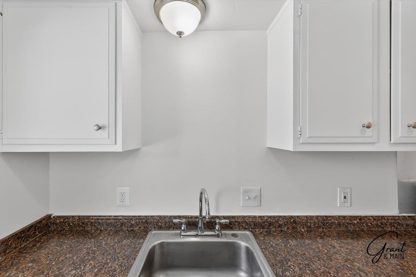 Garden City Apartment: 6409 Middlebelt