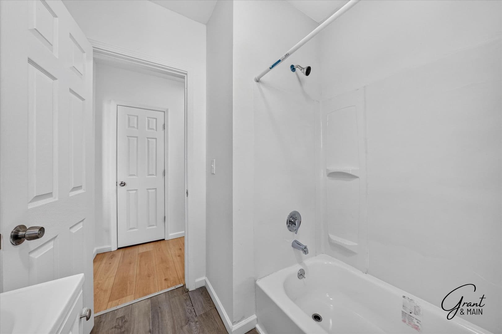 Detroit Apartment: 12932 Greiner